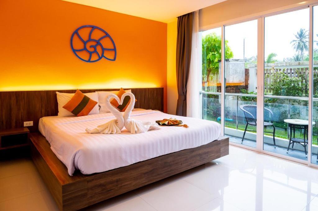 Dipantai Boutique Beach Resort Patong Экстерьер фото