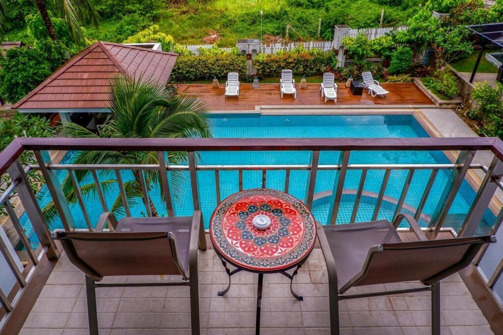 Dipantai Boutique Beach Resort Patong Экстерьер фото