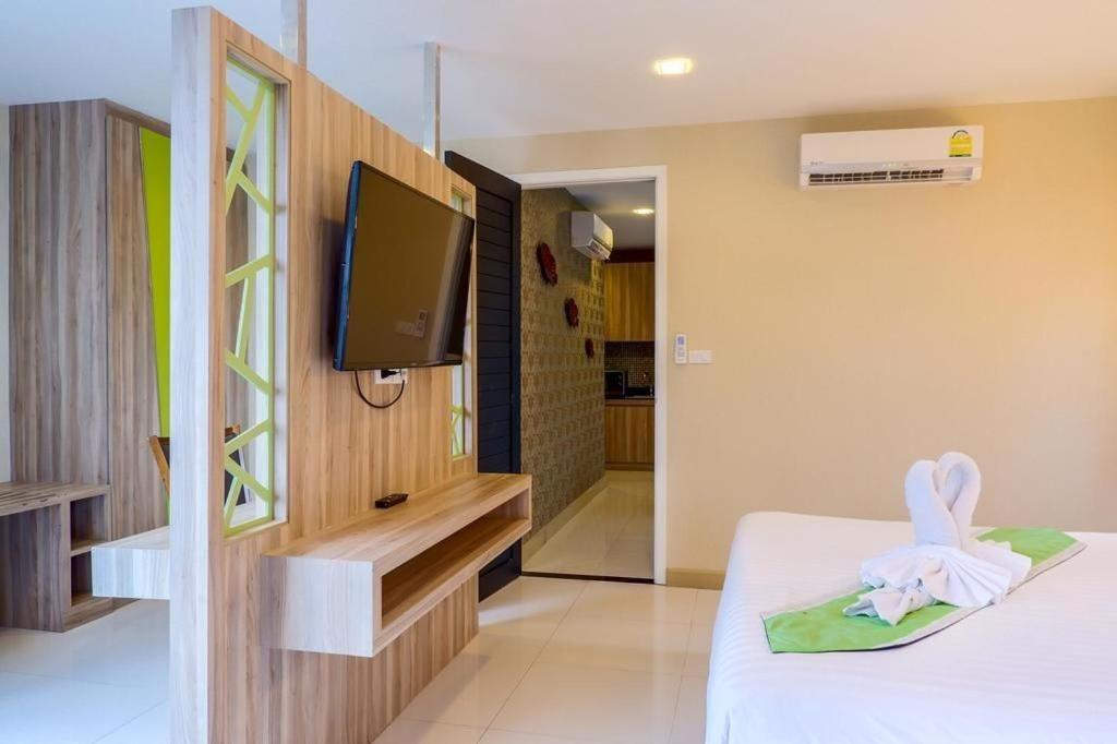 Dipantai Boutique Beach Resort Patong Экстерьер фото