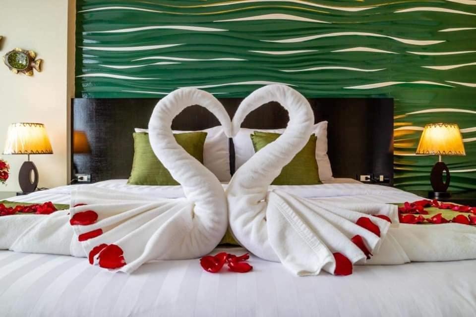 Dipantai Boutique Beach Resort Patong Экстерьер фото