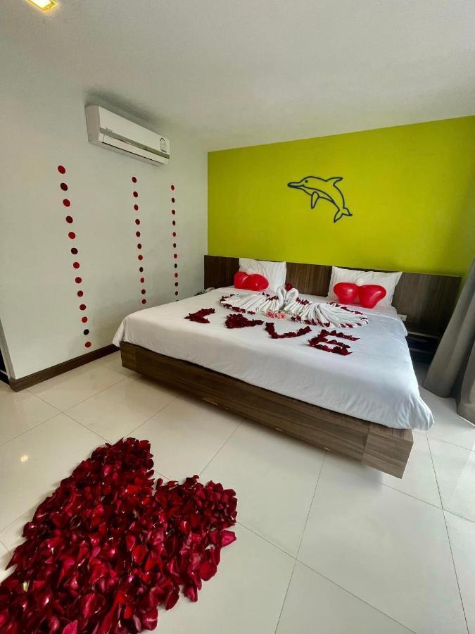 Dipantai Boutique Beach Resort Patong Экстерьер фото