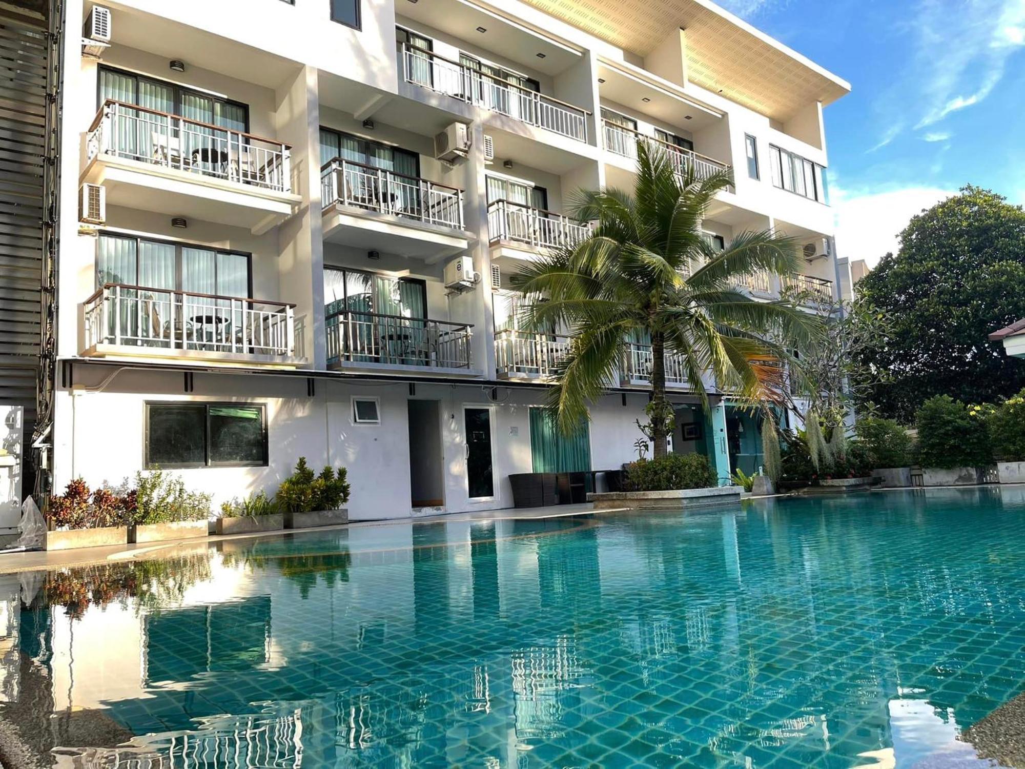 Dipantai Boutique Beach Resort Patong Экстерьер фото