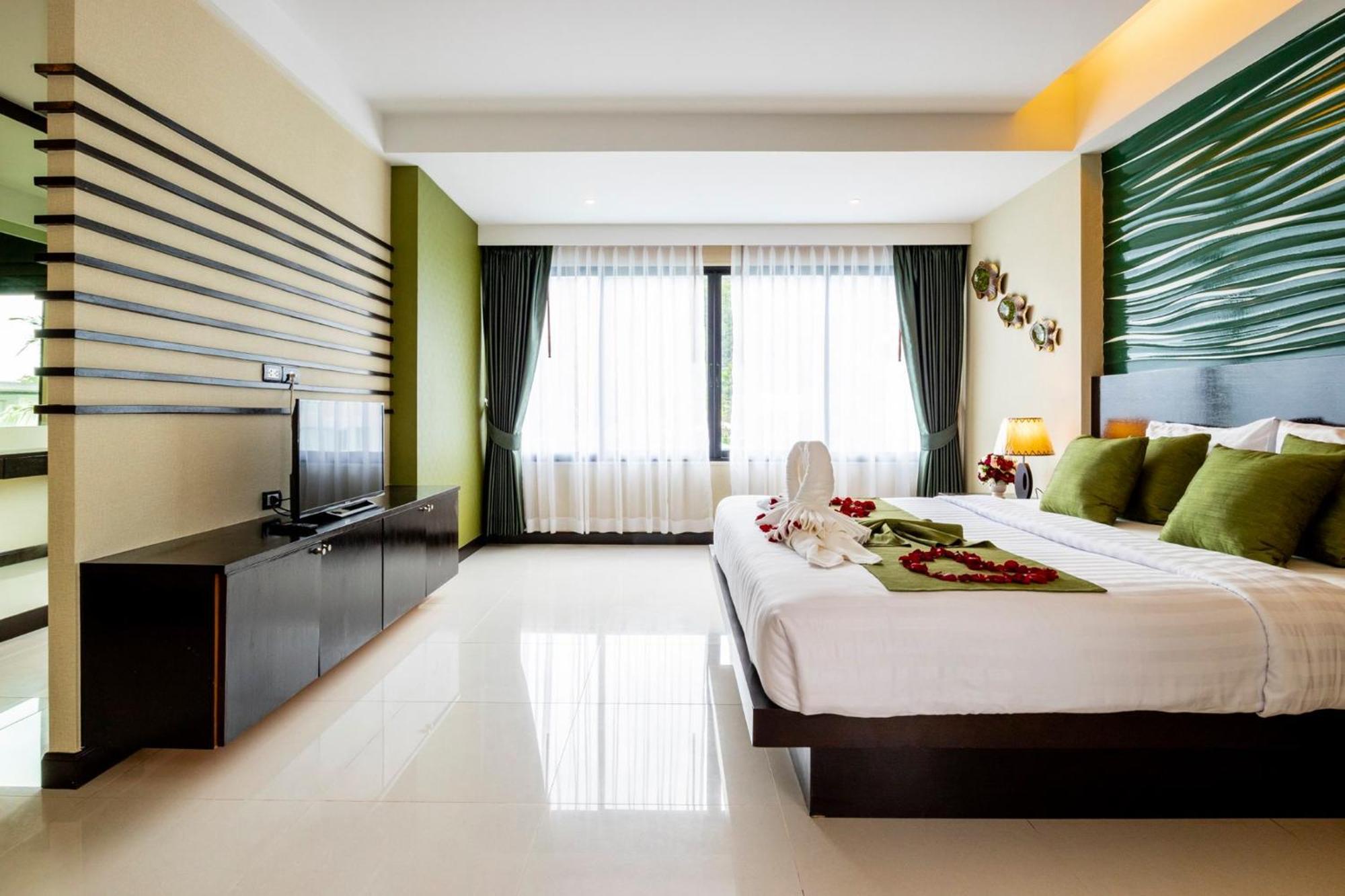 Dipantai Boutique Beach Resort Patong Экстерьер фото